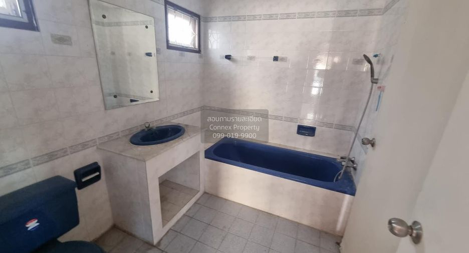For sale 4 bedrooms house in Mueang Chachoengsao, Chachoengsao