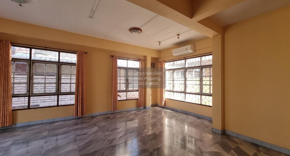 For sale 4 bedrooms house in Mueang Chachoengsao, Chachoengsao