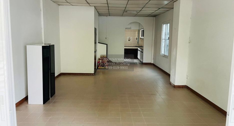 For sale 2 bedrooms townhouse in Bang Kapi, Bangkok