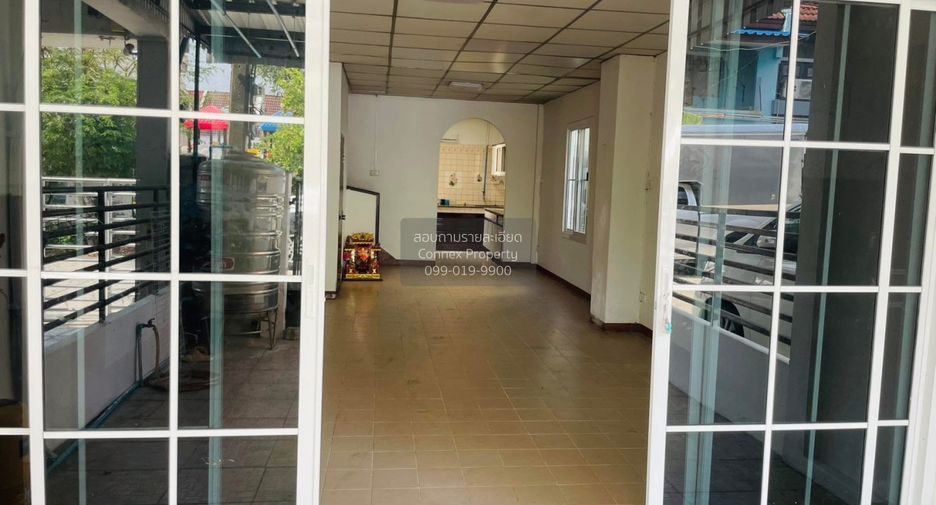 For sale 2 bedrooms townhouse in Bang Kapi, Bangkok