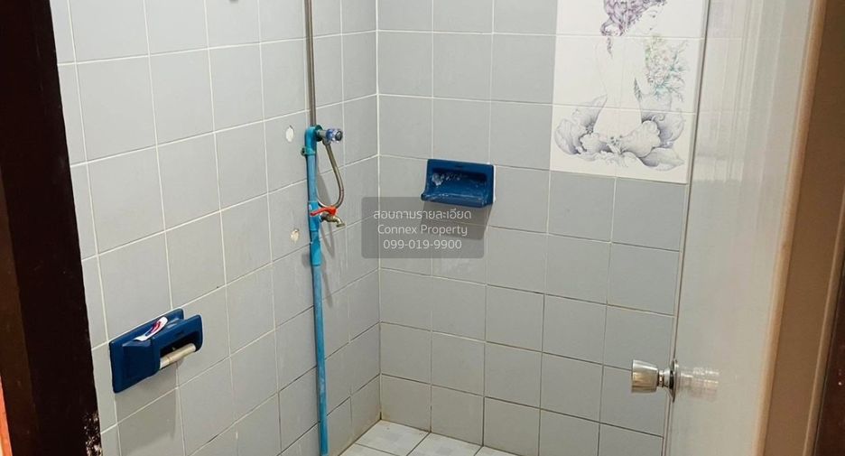 For sale 2 bedrooms townhouse in Bang Kapi, Bangkok