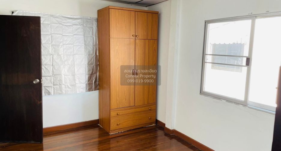 For sale 2 bedrooms townhouse in Bang Kapi, Bangkok