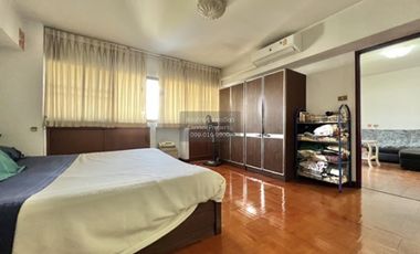 For sale 2 bedrooms condo in Khlong Toei, Bangkok