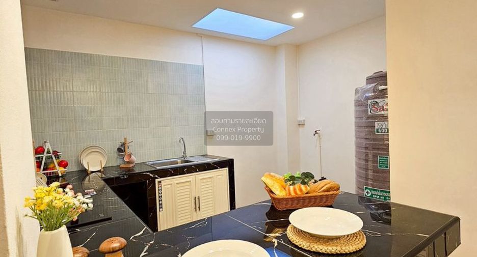For sale 2 bedrooms townhouse in Don Mueang, Bangkok