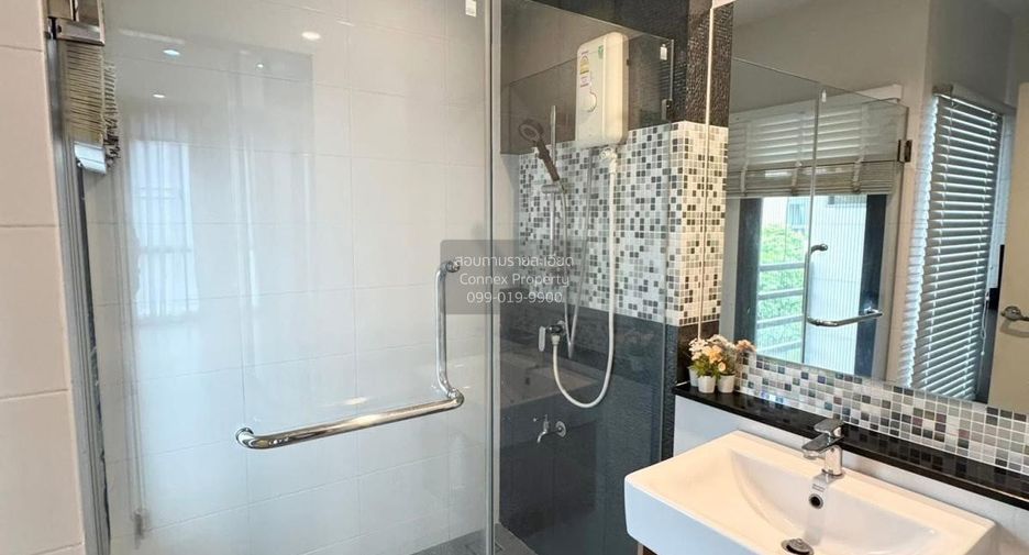 For sale 3 ベッドルーム townhouse in Saphan Sung, Bangkok