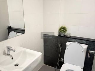 Casa adosada en venta de 3 habitaciones en Saphan Sung, Bangkok