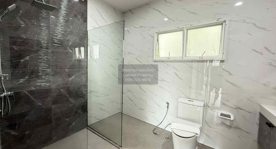 Casa en venta de 4 habitaciones en Bang Lamung, Chonburi