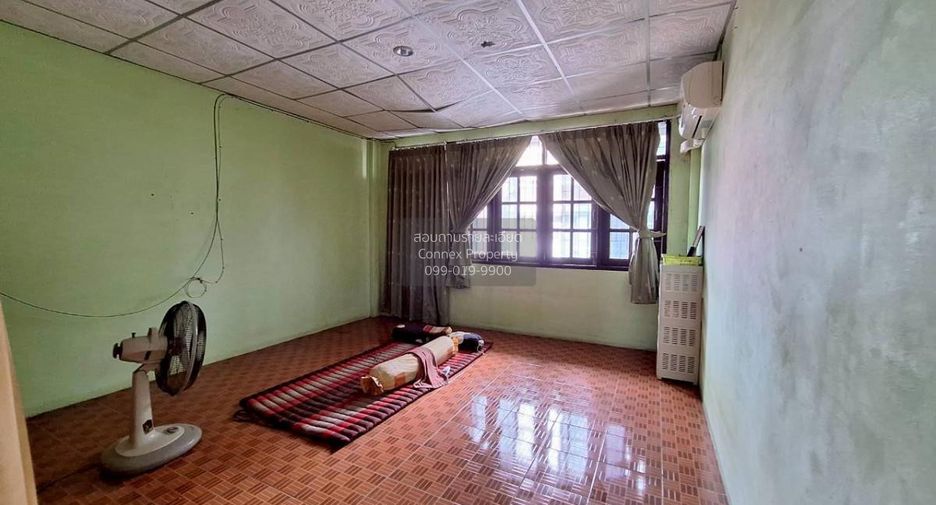 出售 2 卧室 商业空间 在 Si Racha, Chon Buri