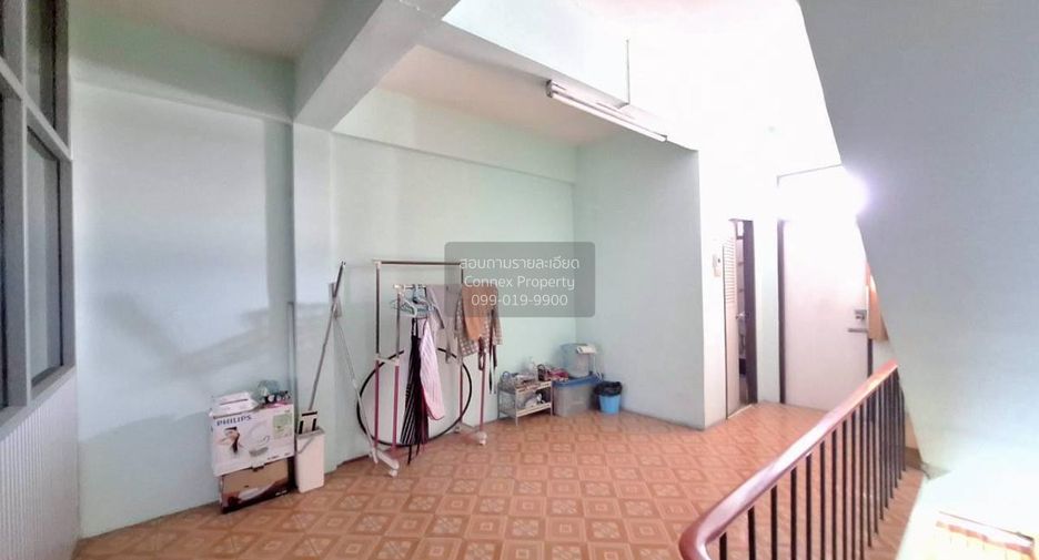 出售 2 卧室 商业空间 在 Si Racha, Chon Buri