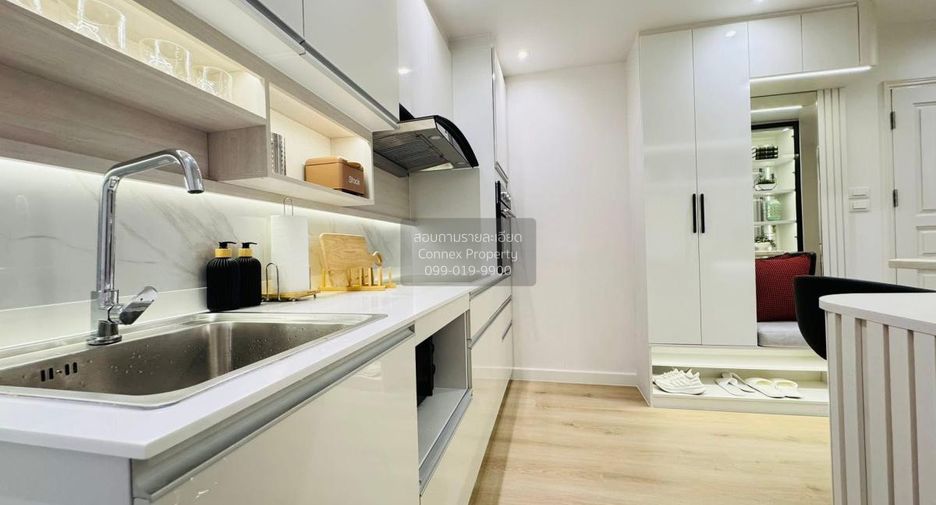 For sale 2 bedrooms condo in Yan Nawa, Bangkok