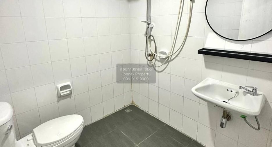 For sale 2 bedrooms townhouse in Bang Khun Thian, Bangkok