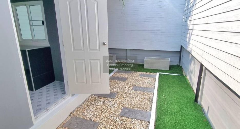 For sale 4 bedrooms townhouse in Bang Phli, Samut Prakan