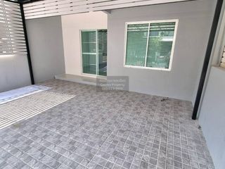 For sale 4 ベッドルーム townhouse in Bang Phli, Samut Prakan