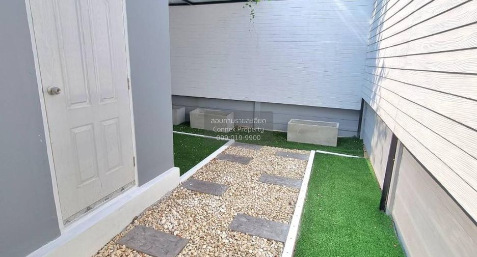 For sale 4 bedrooms townhouse in Bang Phli, Samut Prakan