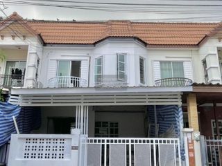 For sale 4 ベッドルーム townhouse in Bang Phli, Samut Prakan
