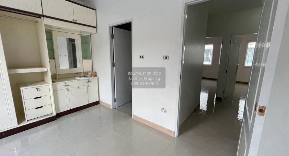 For sale 4 bedrooms townhouse in Bang Phli, Samut Prakan