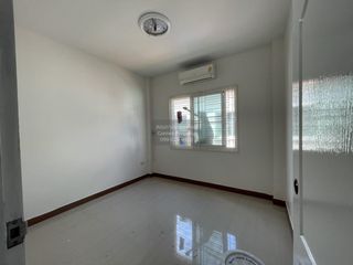For sale 4 ベッドルーム townhouse in Bang Phli, Samut Prakan