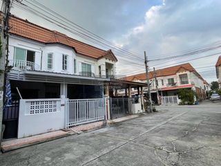 For sale 4 ベッドルーム townhouse in Bang Phli, Samut Prakan