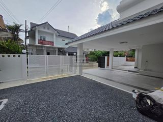 Casa en venta de 4 habitaciones en Sai Mai, Bangkok