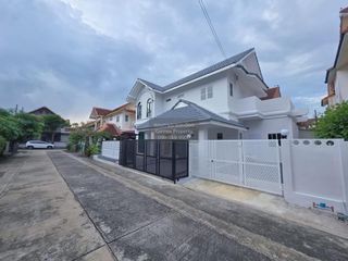 Casa en venta de 4 habitaciones en Sai Mai, Bangkok