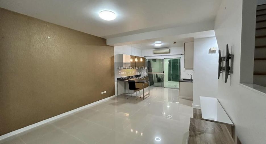 For sale 3 bedrooms townhouse in Khan Na Yao, Bangkok