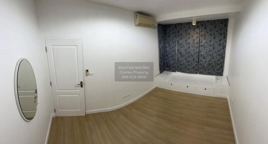 For sale 3 bedrooms townhouse in Khan Na Yao, Bangkok