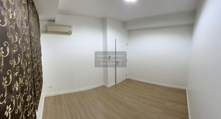 For sale 3 bedrooms townhouse in Khan Na Yao, Bangkok