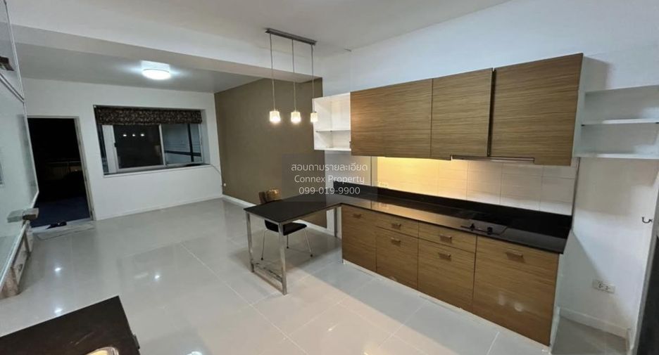 For sale 3 bedrooms townhouse in Khan Na Yao, Bangkok