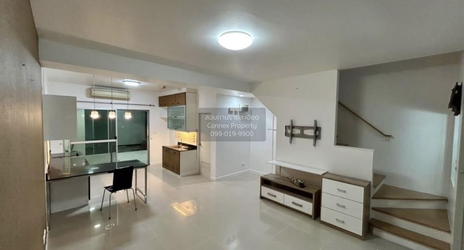 For sale 3 bedrooms townhouse in Khan Na Yao, Bangkok