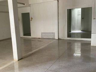 For sale 5 ベッドルーム townhouse in Bang Khae, Bangkok