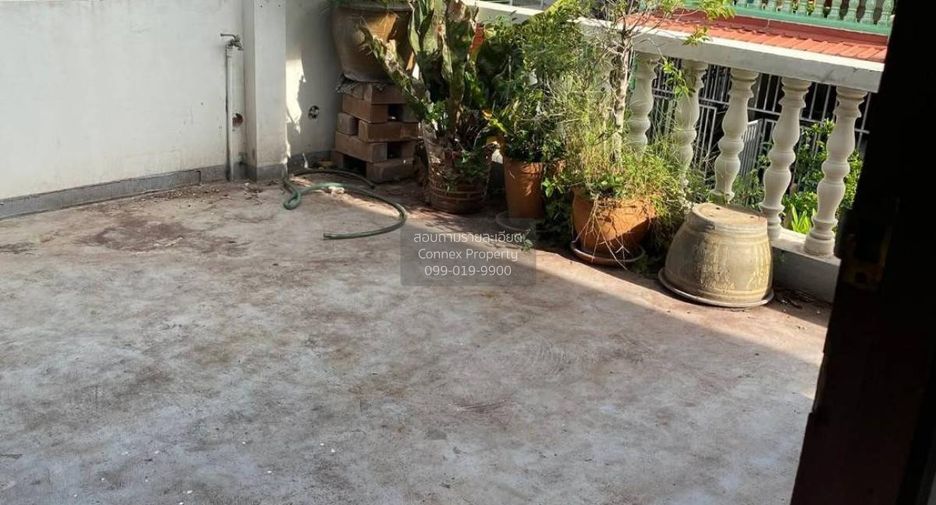 For sale 5 bedrooms townhouse in Bang Khae, Bangkok