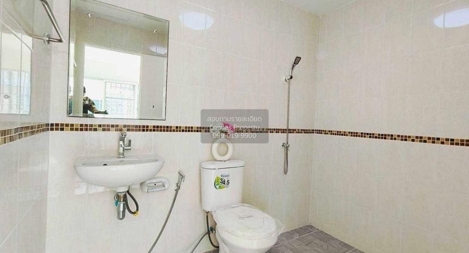 For sale 3 bedrooms townhouse in Min Buri, Bangkok