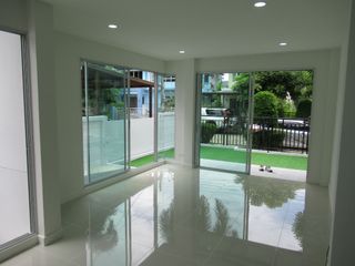 Casa en venta de 3 habitaciones en Nong Khaem, Bangkok
