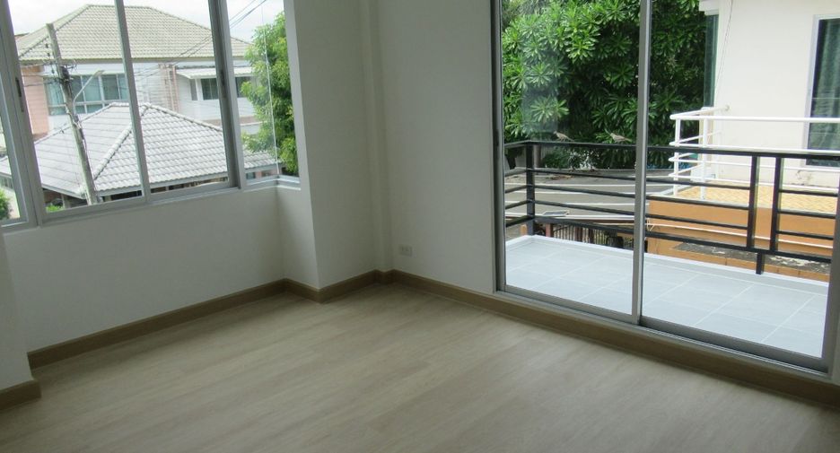 Casa en venta de 3 habitaciones en Nong Khaem, Bangkok