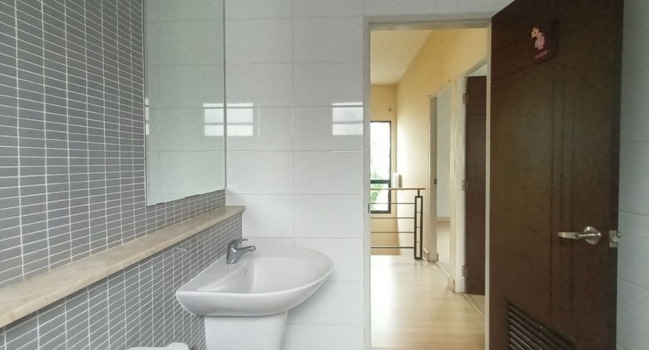 Haus zum Kauf mit 3 Zimmer in Bang Bon, Bangkok