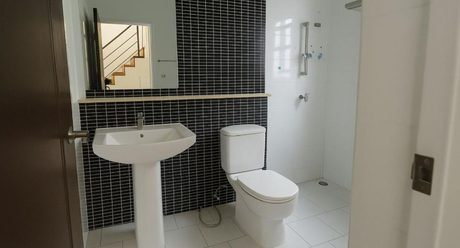 Haus zum Kauf mit 3 Zimmer in Bang Bon, Bangkok