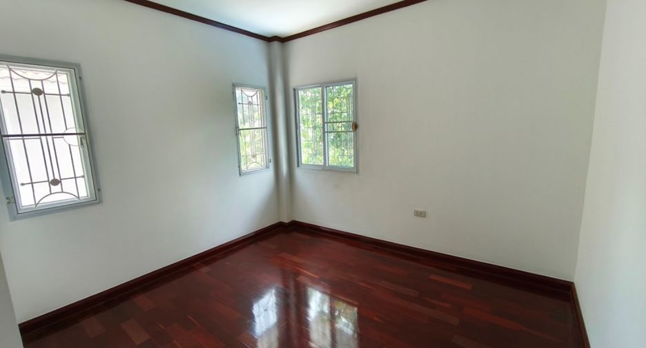 出售 3 卧室 独立屋 在 Thung Khru, 曼谷