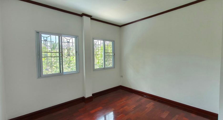 出售 3 卧室 独立屋 在 Thung Khru, 曼谷