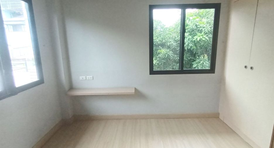 Haus zum Kauf mit 3 Zimmer in Bang Bon, Bangkok