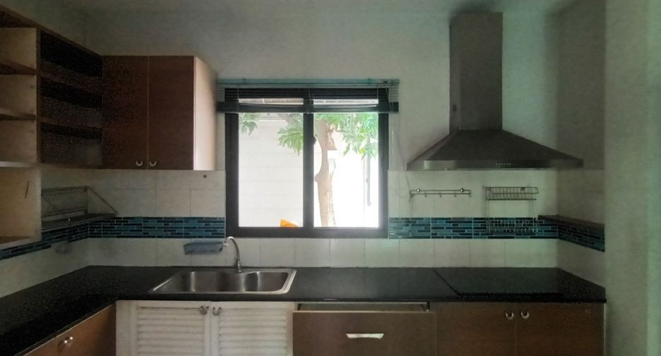 Haus zum Kauf mit 3 Zimmer in Bang Bon, Bangkok