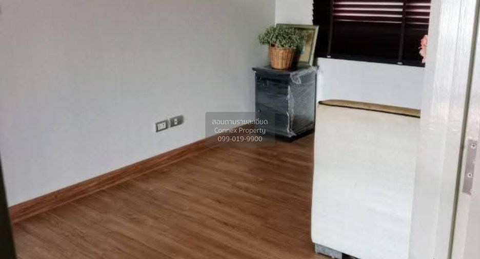For rent 4 bedrooms house in Khan Na Yao, Bangkok