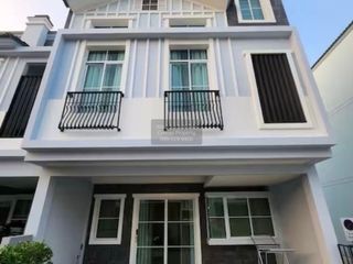 出租 3 卧室 联排别墅 在 Prawet, 曼谷