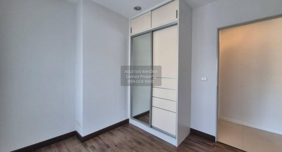 For rent 2 bedrooms condo in Khlong San, Bangkok
