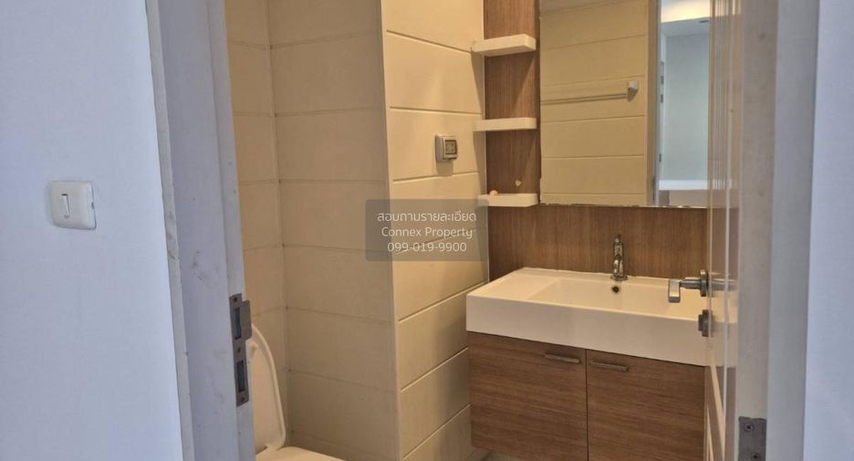 For rent 2 bedrooms condo in Khlong San, Bangkok