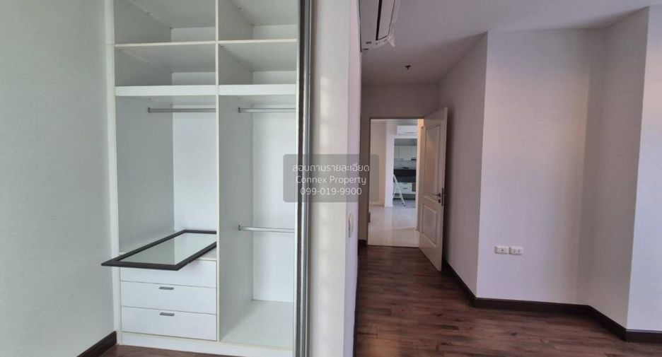 For rent 2 bedrooms condo in Khlong San, Bangkok