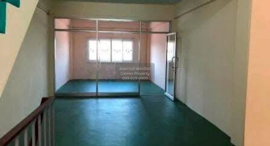 For rent 2 bedrooms retail Space in Bang Kapi, Bangkok