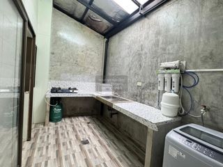 出租 4 卧室 联排别墅 在 Wang Thong Lang, 曼谷