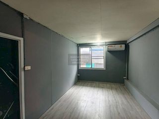 For rent 5 bedrooms townhouse in Sathon, Bangkok
