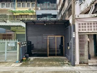 For rent 5 bedrooms townhouse in Sathon, Bangkok