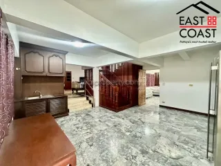 Casa en alquiler de 4 habitaciones en Bang Lamung, Chonburi
